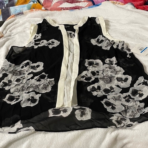 Ellen Tracy Black and White Floral Sleeveless Top - Picture 1 of 1